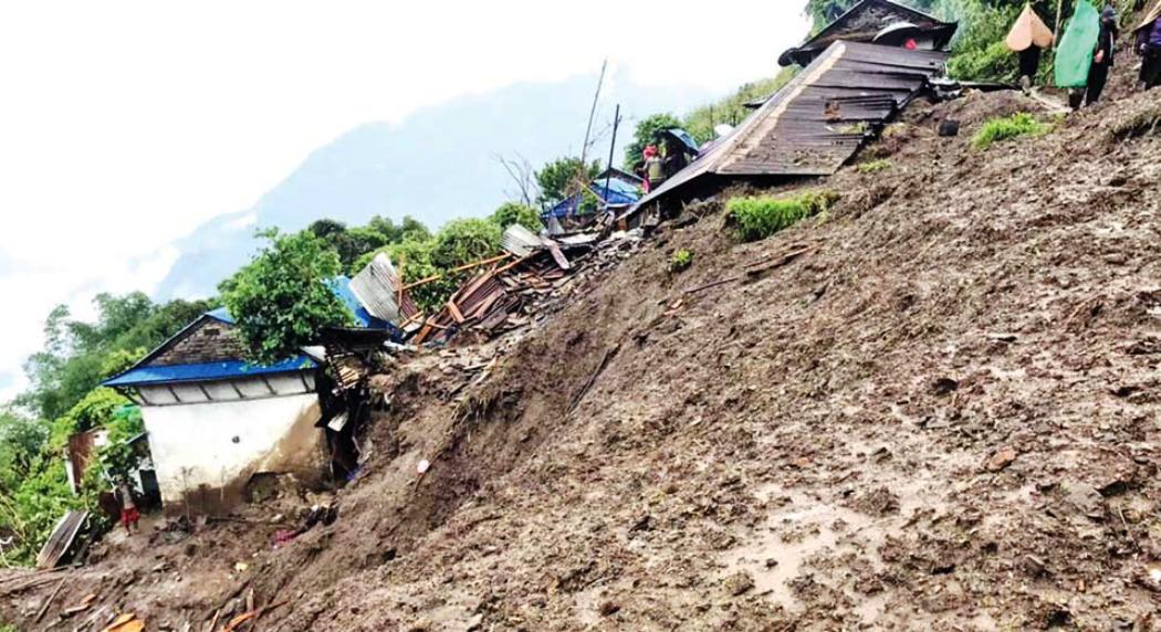 एक महिनामा विपतबाट तिस जनाको मृत्यु