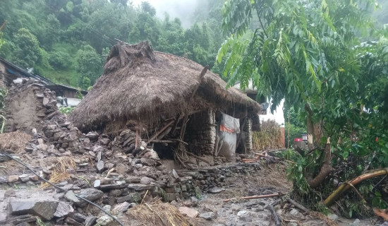 बाढीले बागलुङमा विद्युत आयोजना बगायो, दुई घर विस्थापित