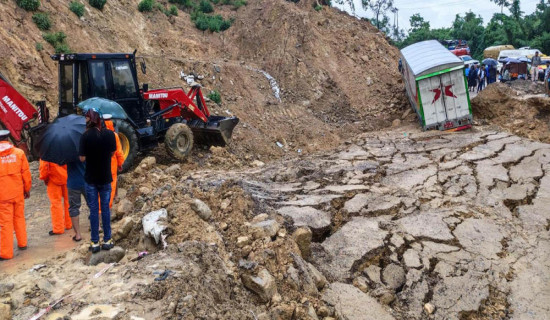 जमिन अझै हल्लाइरहेको छ : प्रजिअ पाण्डेय