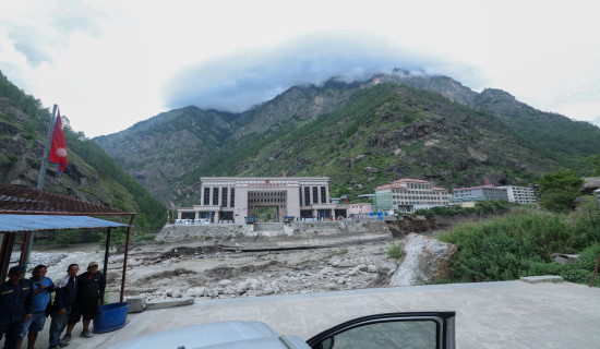 रसुवागढी नाकामा दुवैतर्फबाट सम्पर्क टुट्यो
