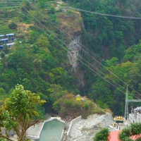 मनाङमा सय मिटर पक्की रेलिङ निर्माण