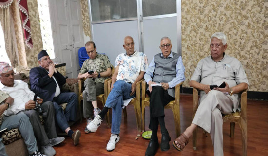‘अनुशासन आयोगले गरेको कारबाहीमाथि पुनःविचार गर्न पार्टी सभापति देउवासमक्ष अनुरोध गर्ने’