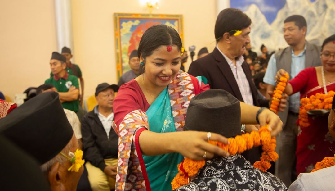 कोषद्वारा बाजागुरुलाई सम्मान