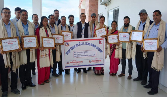 नमुना विद्यालयकै नतिजा कमजोर