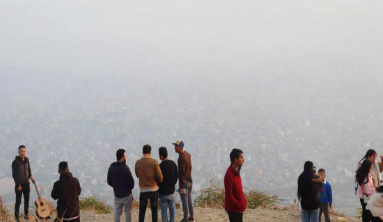 दस आरोही सगरमाथामा