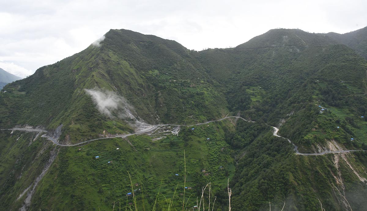 मध्यपहाडी लोकमार्ग