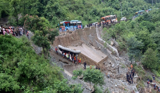 बढे पर्यटक, बढ्यो राजस्व