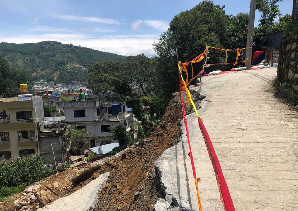 चन्द्रागिरिका तीन वडा पहिरोको उच्च जोखिममा