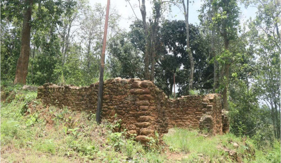 आदिकवि भानुको खण्डहर घर