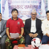 दुर्घटनामा एकको मृत्यु, आक्रोशित समूहद्वारा बसमा आगजनी
