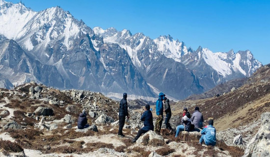 कञ्चनजङ्घा आउने पर्यटक बढे, २७ लाख राजस्व असुली