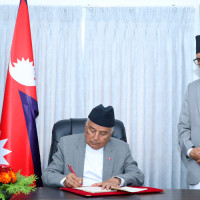 कक्षामा पढ्दै, खेतबारीमा सिक्दै