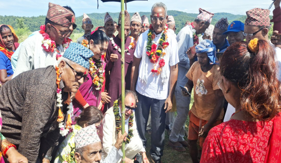 इक्राहा शिवनगर जोड्ने झोलुङ्गे पुल निर्माण
