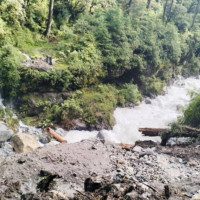 सामुदायिक विद्यालयमा आकर्षण बढाउन बस सुविधा