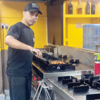 सहयोगको पर्खाइमा विक