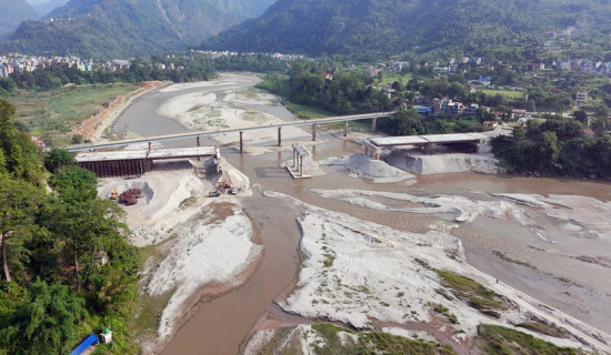 मादी नदी पुलको काम अन्तिम चरणमा