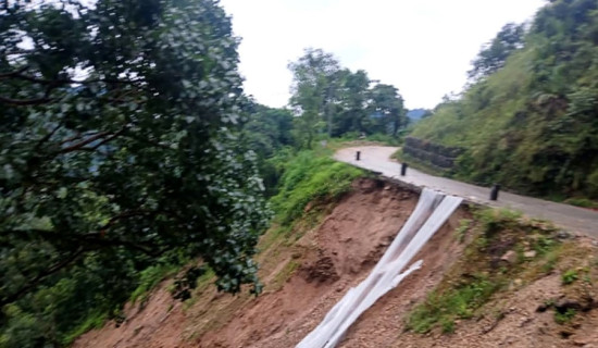 सडक मर्मतमा ढिलाइ, वैकल्पिक मार्ग राति बन्द हुँदा सास्ती