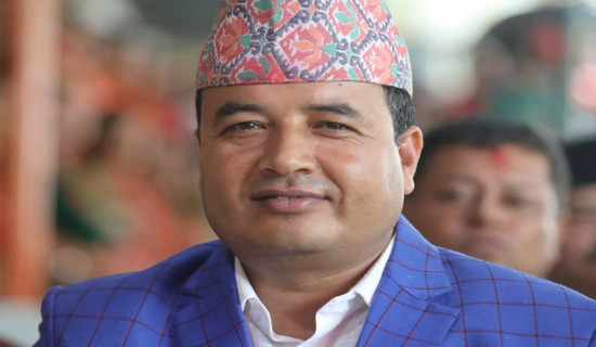 पूर्व राष्ट्रपतिलाई राजनीतिमा नआउन महेश बस्नेतको सुझाव