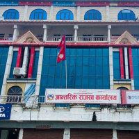 बाढी पहिरोका कारण मध्यपहाडी राजमार्ग सहित मुख्य सडक अवरुद्ध