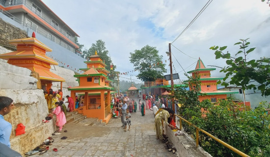 बागलुङका शिवालयमा भक्तजनको भिड