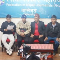 उत्पादन बढाउन किसानलाई कृषि सामग्री वितरण