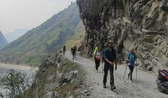 मनाङमा ३७ हजार विदेशी पर्यटकको आगमन