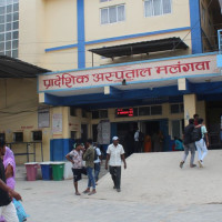 सडकमा ढुङ्गा बिछ्याएपछि सहज