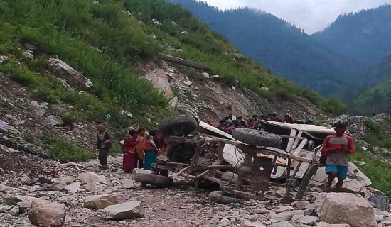 बाजुरामा जिप दुर्घटना हुँदा दुईको मृत्यु : १२ जना घाइते