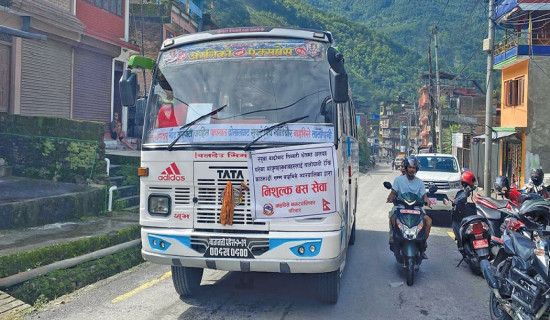 केरुङमा अलपत्र  नेपालीलाई तातोपानी ल्याइयो
