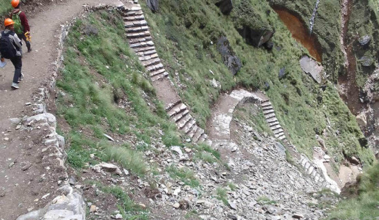 धौलागिरि आधार शिविर जाने पदमार्ग निर्माण
