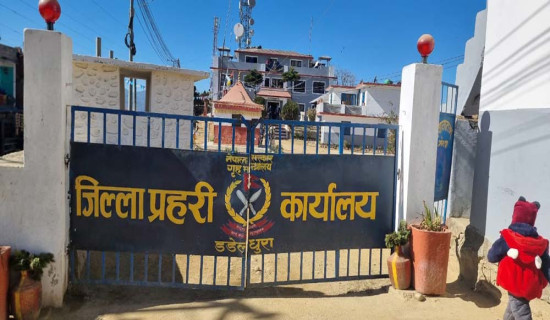 थुनुवा कैदी हतकडीसहित फरार