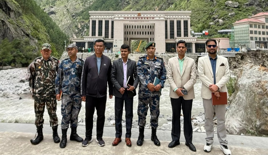 उनापानिमा आगालागी : आगो नियन्त्रणमा आउन सकेन, आठ घर जलेर नष्ट