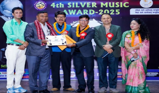 चौथो सिल्भर म्युजिक अवार्डद्वारा चौधरी सम्मानित