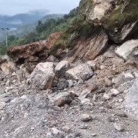 नक्कली सुन देखाइ २१ लाख र कर्मचारी हुँ भन्दै १३ लाख असुल्ने व्यक्ति पक्राउ