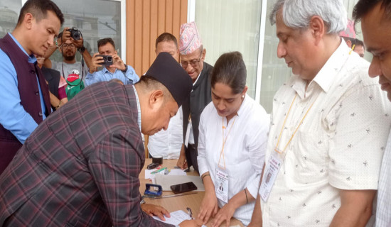कांग्रेस संसदीय दलको नेताका लागि लामा र बानियाँको उम्मेदवारी मनोनयन