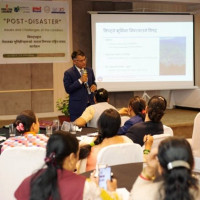 कार्यकक्षबाहिरै ‘रेक्टर’ र ‘रजिस्ट्रार’