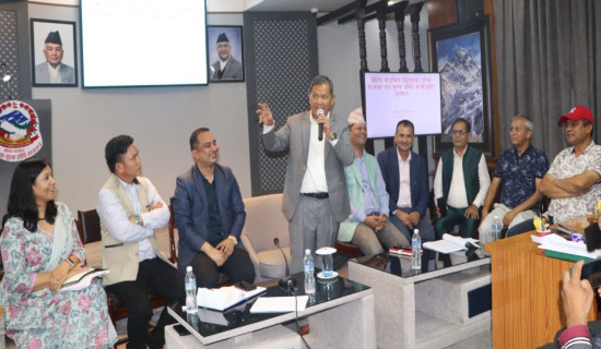 मिडिया काउन्सीललाई सरकारबाट अलग राख्न सकिदैन : सञ्चारमन्त्री गुरुङ