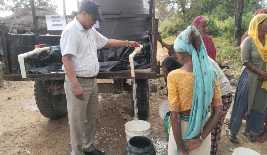 खेसरहामा ट्याङ्कीबाट खानेपानी वितरण सुरु