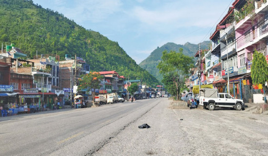 आकासे पुल निर्माणमा व्यापारीको अवरोध