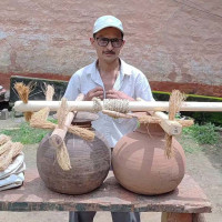बस र ट्रक एकापसमा ठोक्किँदा १२ यात्रु घाइते, चार गम्भीर