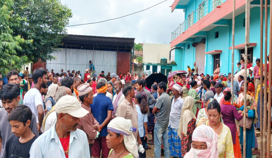 मल लिन बिहान ४ बजेदेखि लाइन, मल नपाउँदा रित्तै हात फर्किए किसान