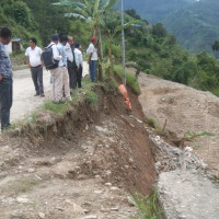 मनाङमा हिमपात, सतर्कता अपनाउन प्रशासनको अनुरोध
