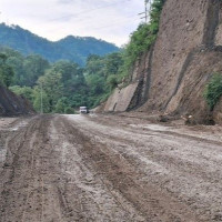 दाङ ३ मा गठबन्धनबाट गिरी र एमालेबाट वलीको उम्मेदवारी दर्ता