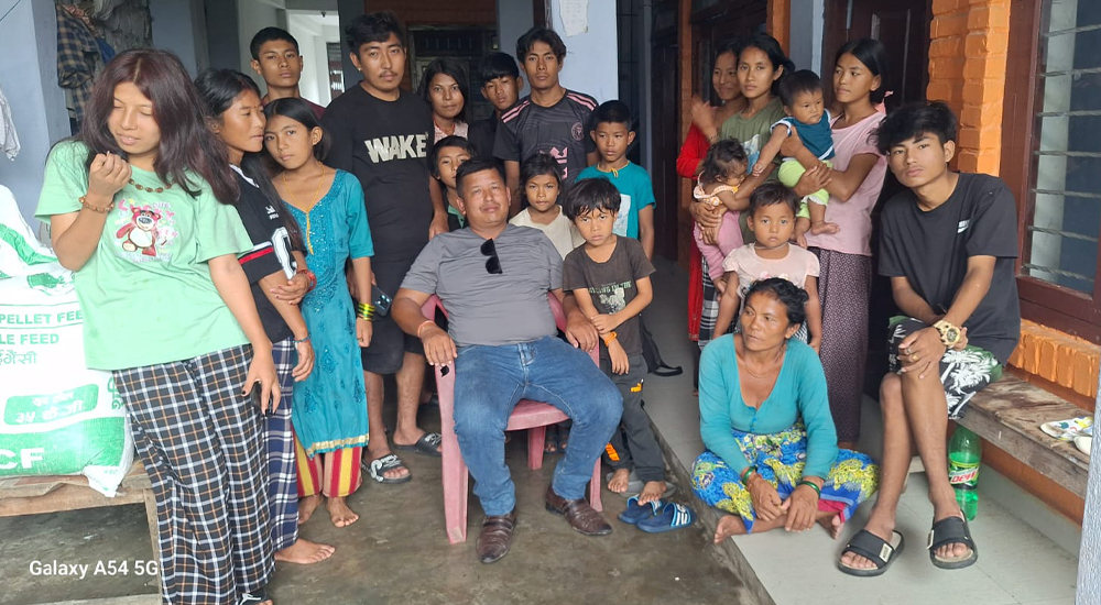 हायू परिवार वडाध्यक्षकै घरमा बस्ने
