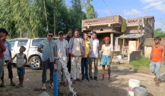 मौलापुरमा डिप बोरिङ गरिँदै