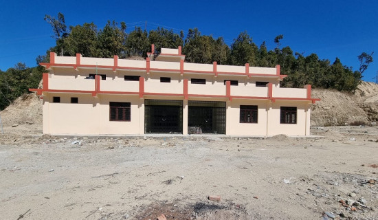 अढाई करोडभन्दा बढी खर्च गरी निर्माण गरिएको भवन अलपत्र