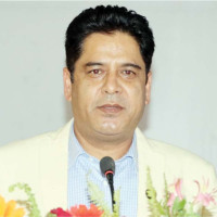 महासंघ प्रतिष्ठान शाखाले चार पत्रकारलाई पुरस्कृत गर्दै