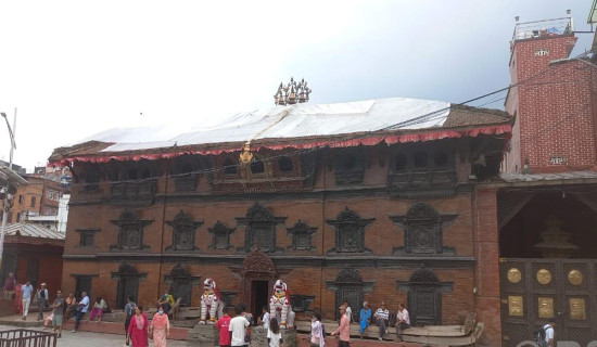 भूकम्पको दश वर्ष : अझै पाल र टेकोको भरमा कुमारी घर