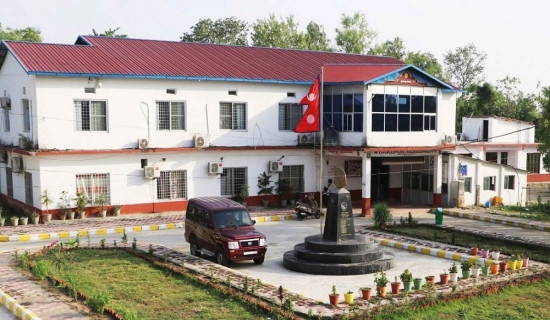 विकासको एजेण्डा लिएर मतदाताको घरआँगनमा मन्त्री गहतराज