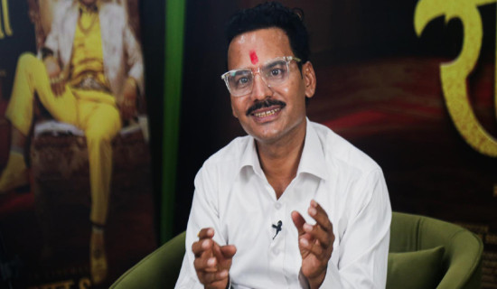 ‘साइलेन्ट कमेडी’ चलचित्रमा काम गर्ने इच्छा छ : कलाकार घिमिरे